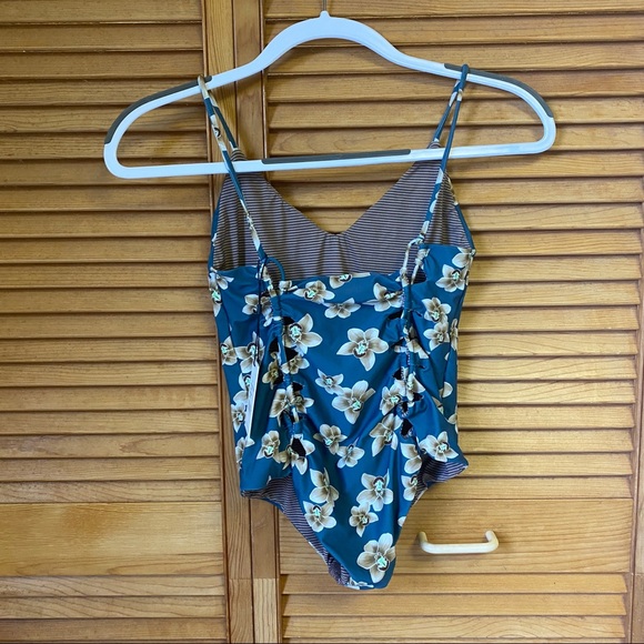 Acacia Tropic Banyan One Piece - Picture 2 of 5